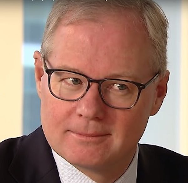 Lard Friese (NN) stevig aan de tand gevoeld door 13jarig meisje