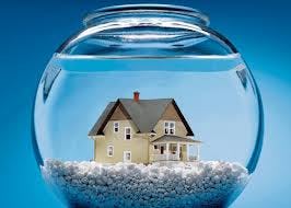 Fors minder huizen onder water
