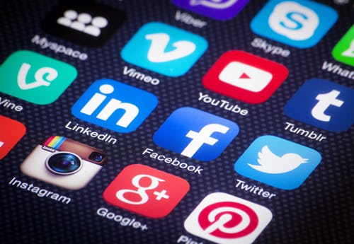 'Klanten hechten weinig waarde aan service via social media en chatbot'