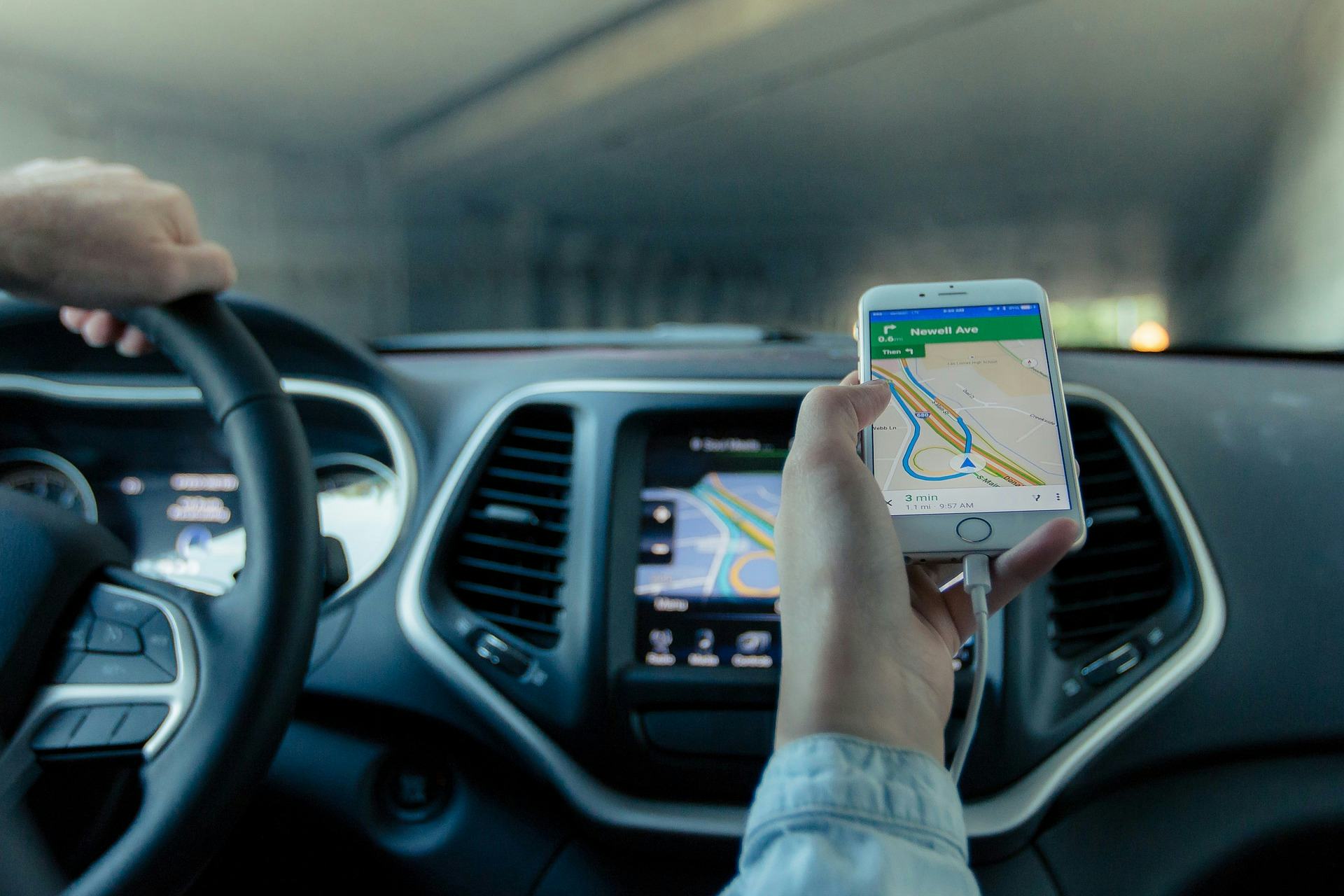 Aon ontwikkelt ongevallenverzekering voor Uber-chauffeurs