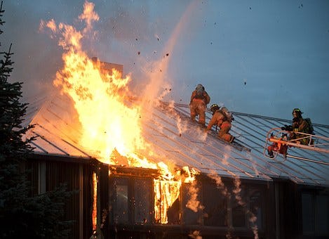 Brandweer meldt meer woningbranden door fout gemonteerde zonnepanelen