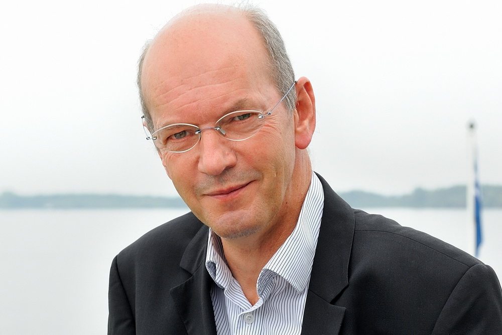 Jaap Toorenaar zit 40 jaar in de reclame. Hij is verbonden aan het Rotterdamse reclameburea ARA dat aan de wieg stond van Het Zwiterserleven Gevoel.