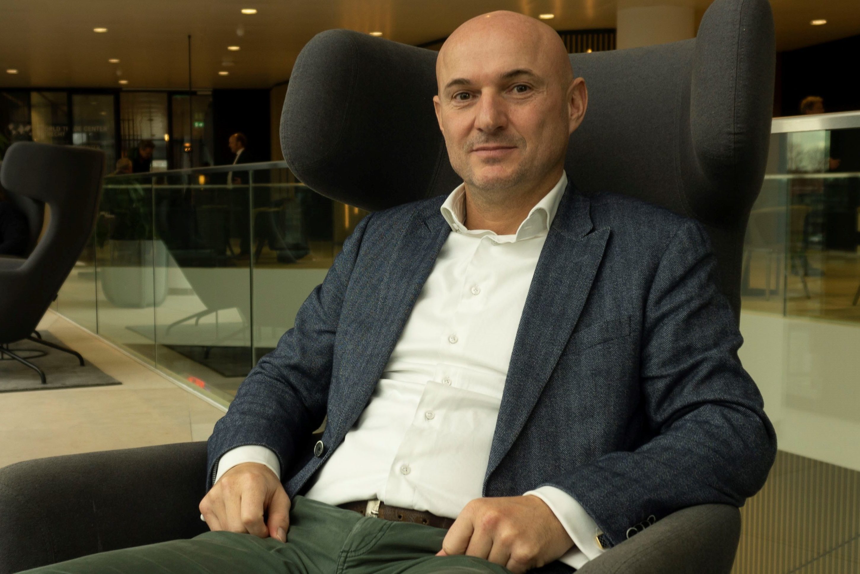 "Onze digitaliseringslag zorgt voor meer transparantie en efficiëntie binnen het aanvraagproces", zegt Kostas Mamalingkas.