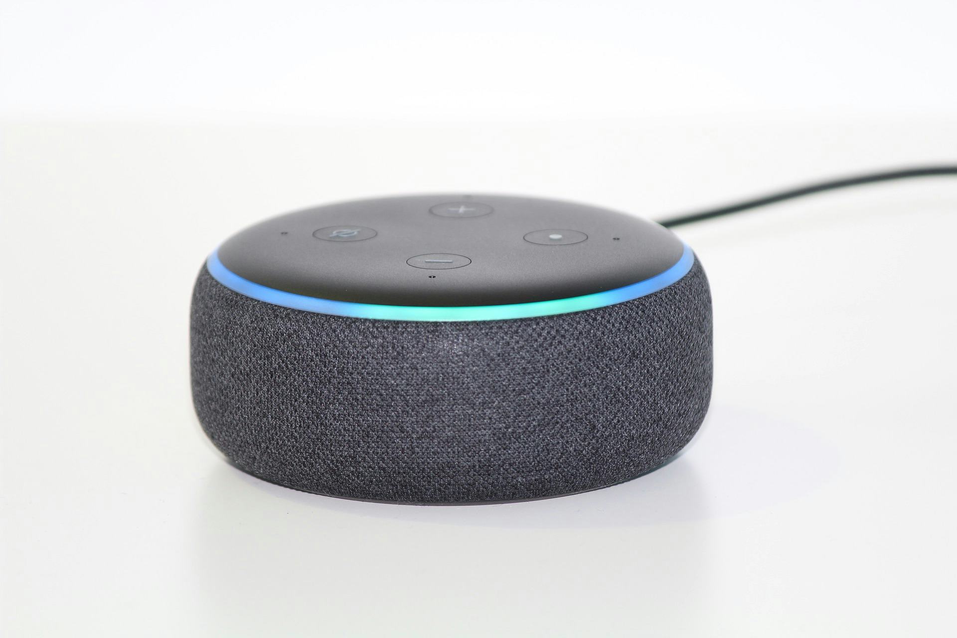 Amazon Alexa en Google Home Assistant kennen antwoord op honderden polisvragen