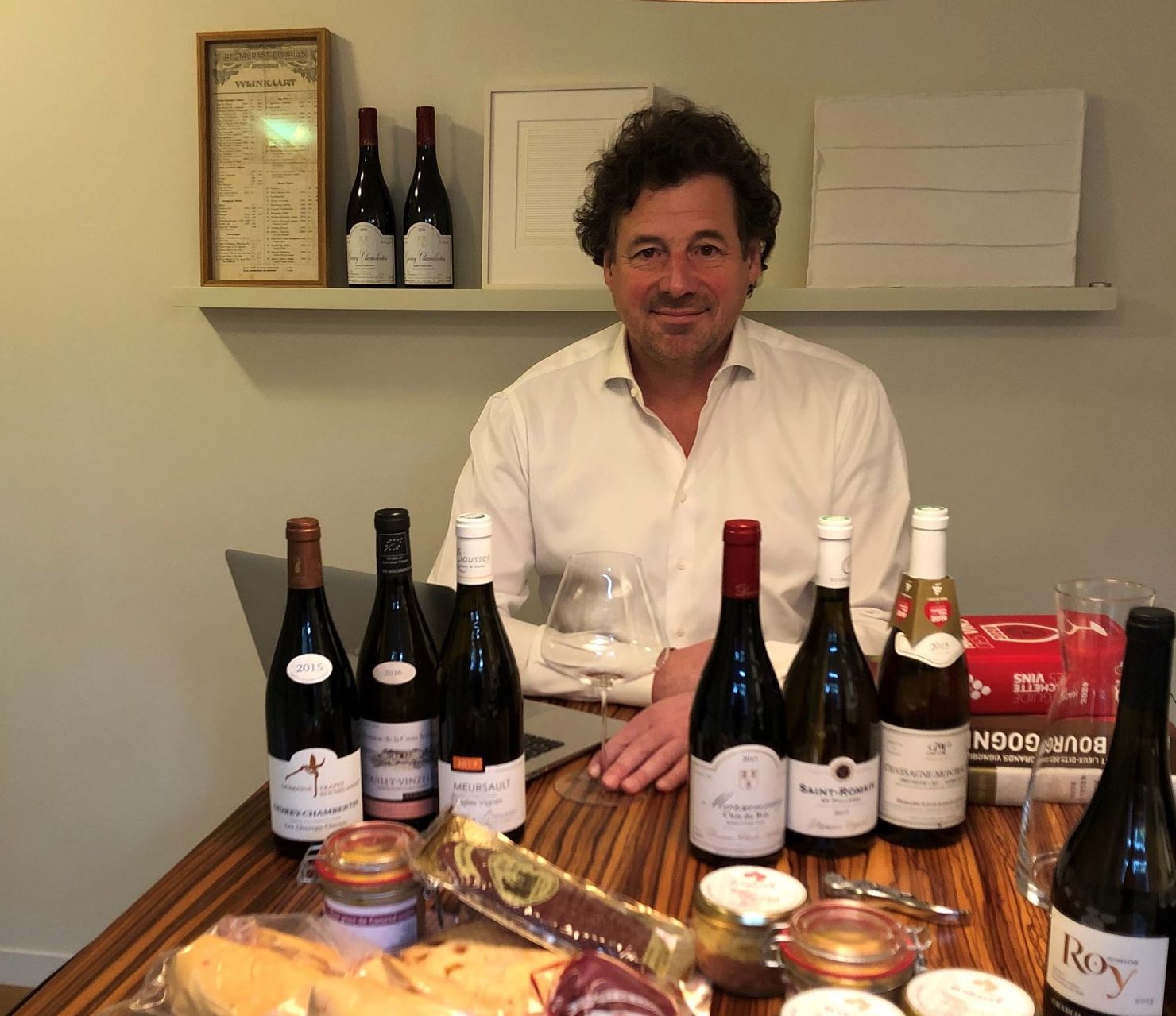 Wijn, kunst en assurantiën: de vrolijkmakende agenda van Jacques van den Hoogen