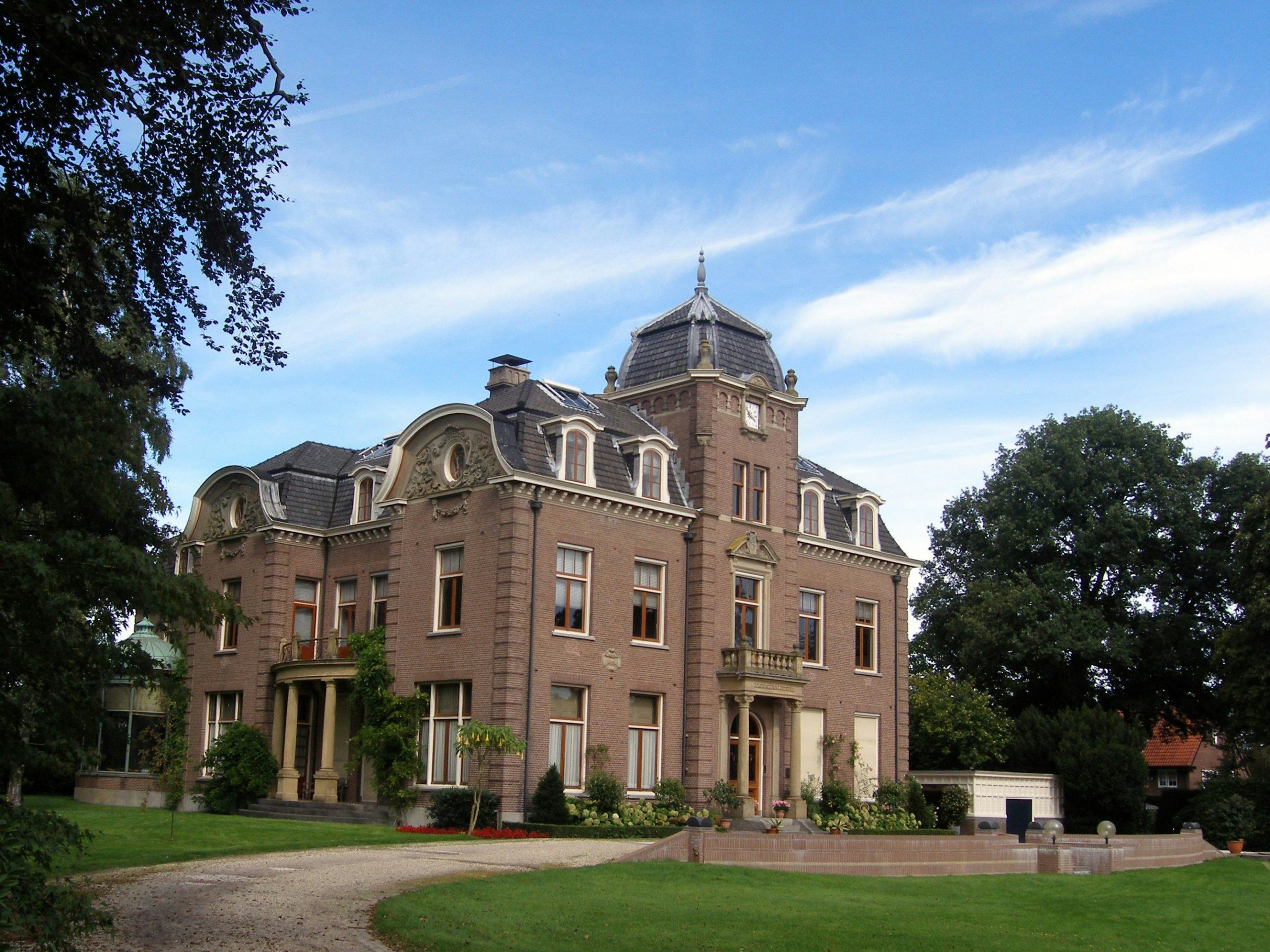 Villa Canton in Baarn, ooit het statige hoofdkantoor van Conservatrix