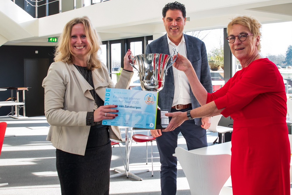 Anja van Zandbergen (links) is de FFP Financieel Planner van het Jaar 2020.