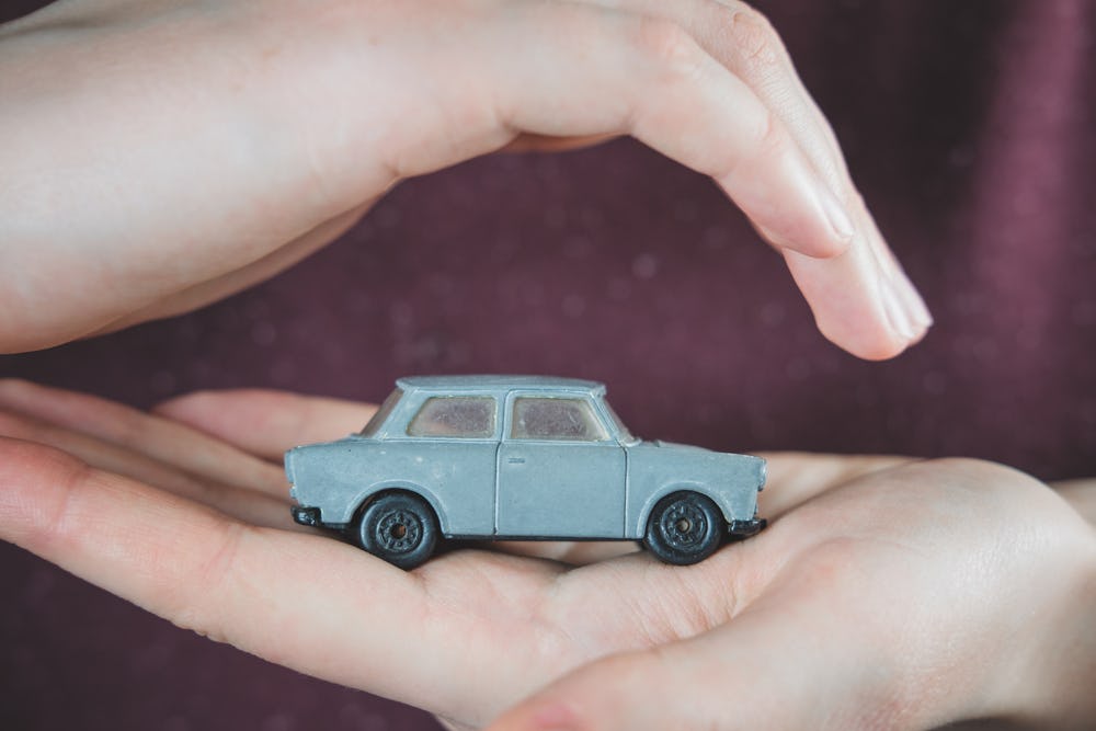 Coronacrisis voor meesten geen reden om van autoverzekering te veranderen