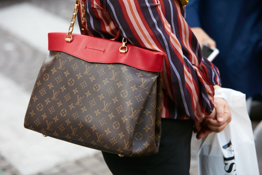 Achmea prikt dwars door frauduleuze claim van bank-analist met Louis Vuitton tas