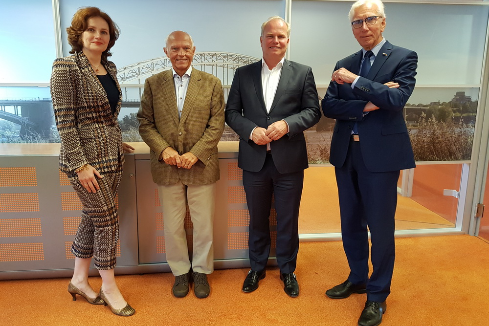 Johanna Six-van der Werf, Otto Verrips, Caspar Rutten en Geert Vermeer.