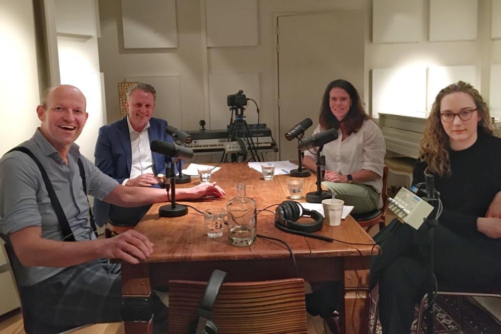 AMpodcast De Assurantieclub over klantbeheer en maatwerk: 'Wet- en regelgeving verjaagt klanten'