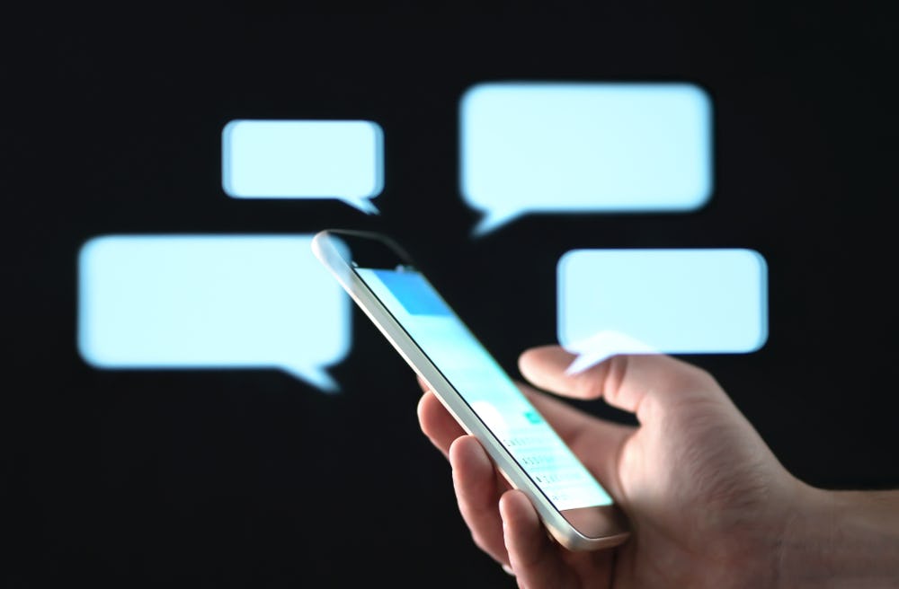 Mag je nog de telefoon oppakken of dicteert de digitalisering mail en chatbots?