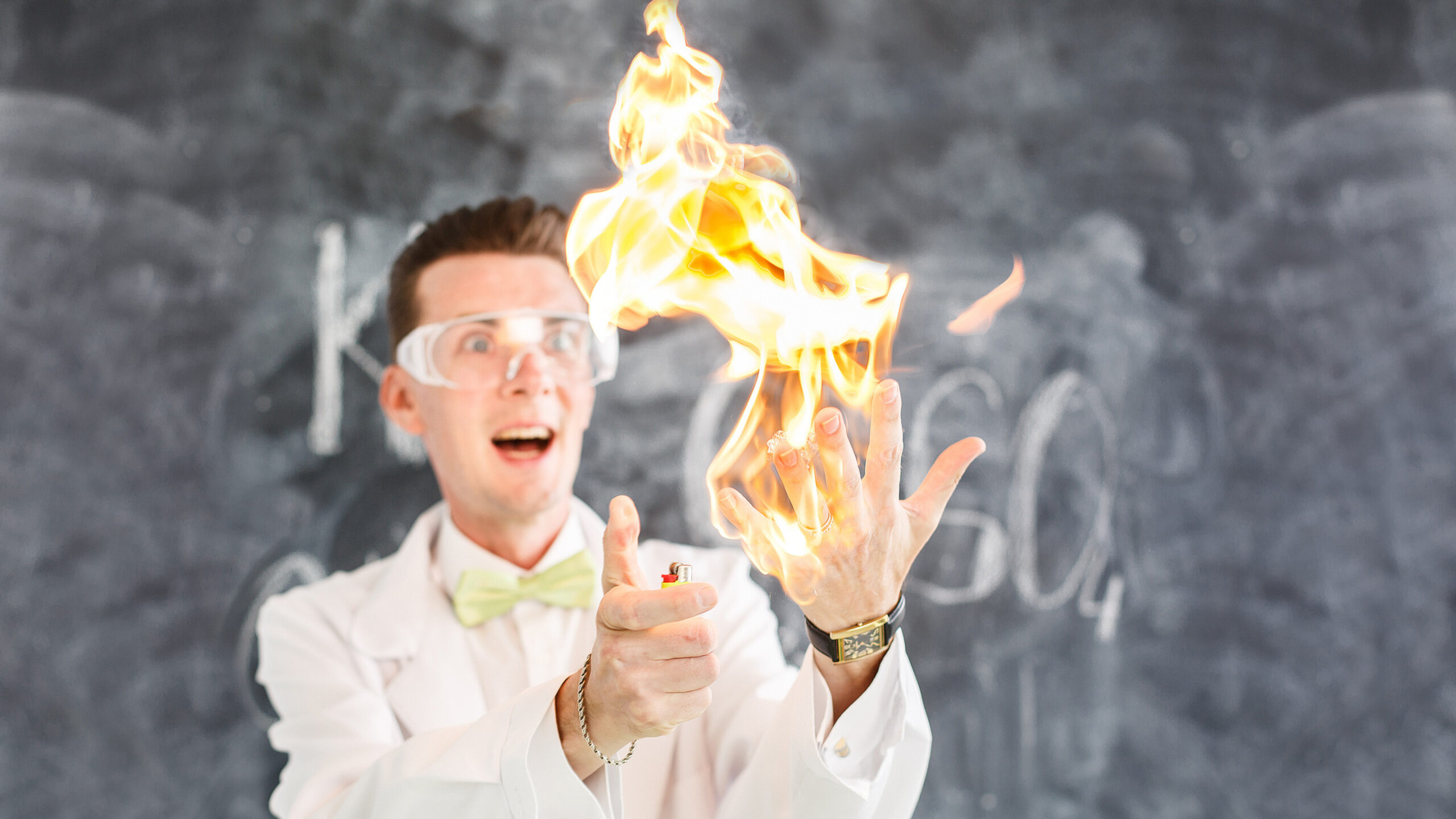 De vuurdriehoek: zuurstof, brandstof en hitte zorgen samen voor vuur - zo werkt het ook bij werkgeluk. 