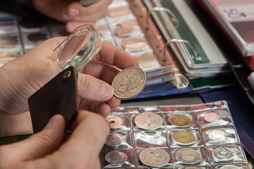 Rijke numismaat krijgt onderverzekerde verzameling niet afgewenteld op adviseur