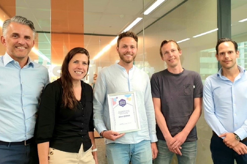 V.l.n.r. Ron Adams van Allianz Direct (A), Suzan Samson van Independer (I), Jeremy Broekman (A), Thijs Daamen (A), Menno Dijcks (I) 