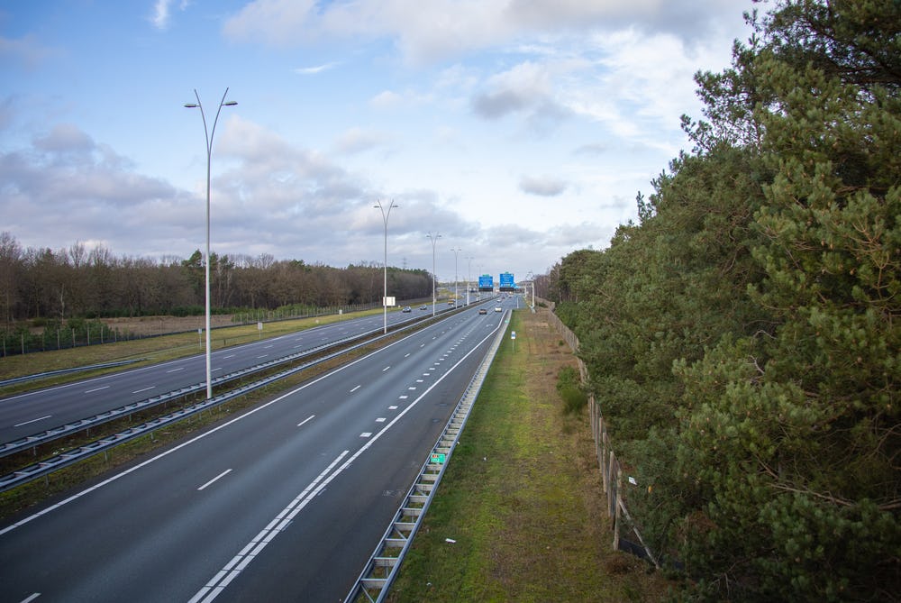Contra-expert reed 32 keer van Den Haag naar Limburg à 145 euro per uur
