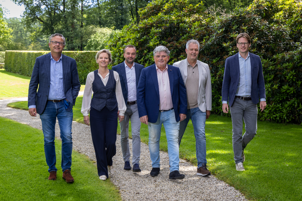 Het bestuur van Heinenoord Holding met v.l.n.r. Arjan Hakkennes, Maud Martens, Coen Vermeulen, Arie van den Berg, Jan van der Struik en Derek Mol