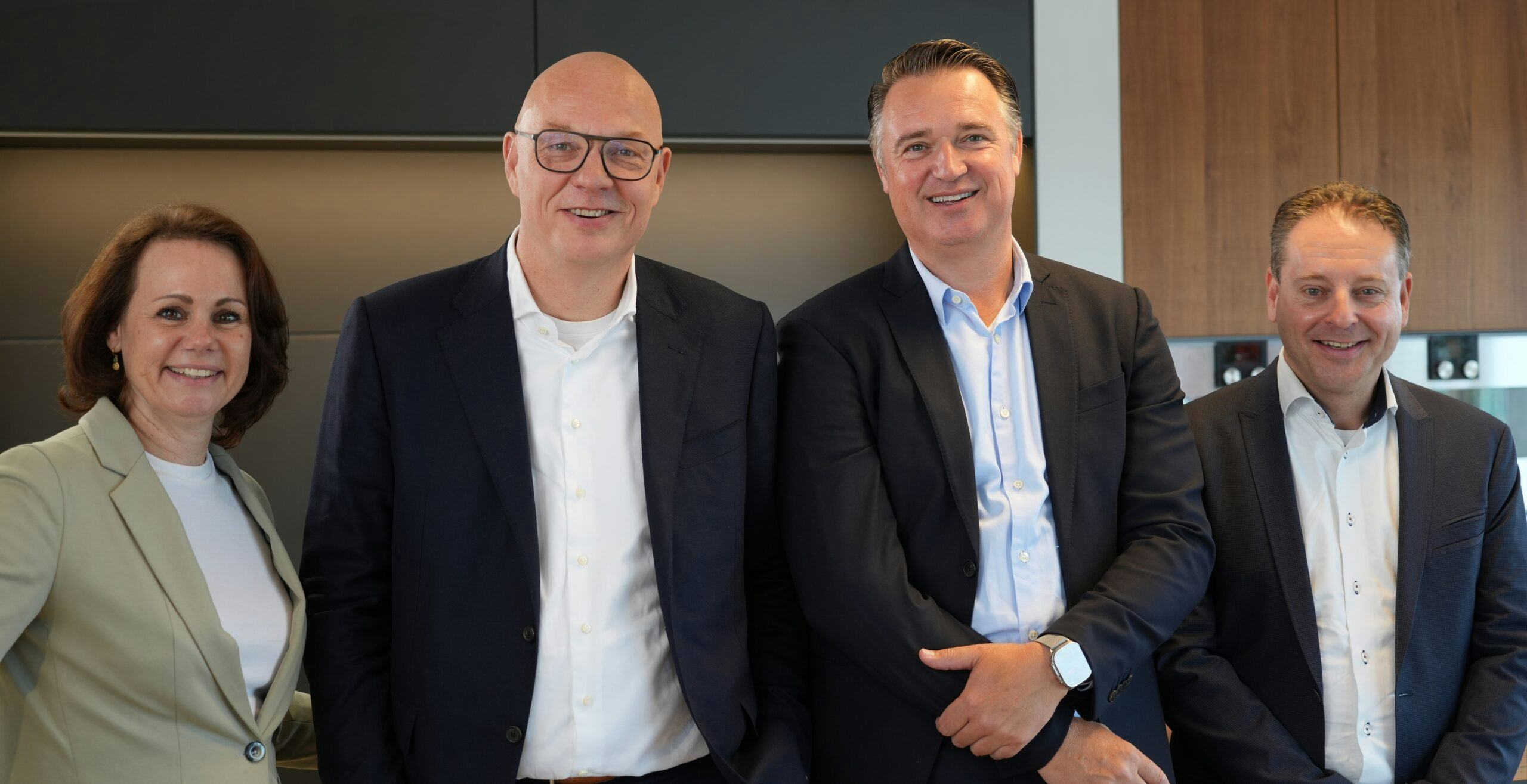 Directie House of Risks met v.l.n.r. Esther Oostrom (House of Risks), Jurjen Burghgraef (JB Risicobeheer), Imco 
Struiksma (Barbon Insurance Brokers) en Onno de Graaf (De Graaf 
Verzekeringsconsultancy en de Graaf Detachering).