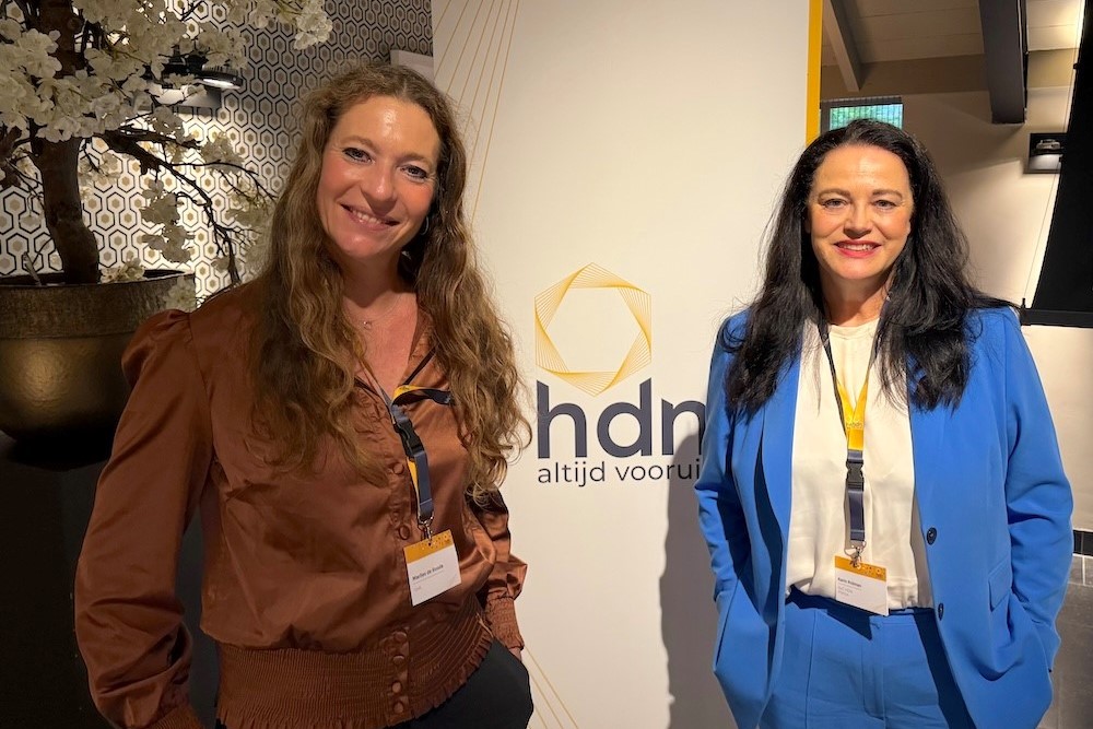 Marlies de Roode (l) en Karin Polman