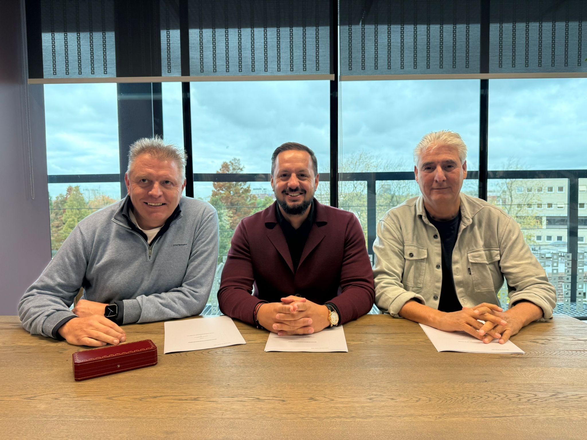 V.l.n.r.: Maarten Kuyt (Kijk op Verzuim), Dennis Verduin (VCSW), Robert Looren de Jong (Kijk op Verzuim) | Beeld: VCSW