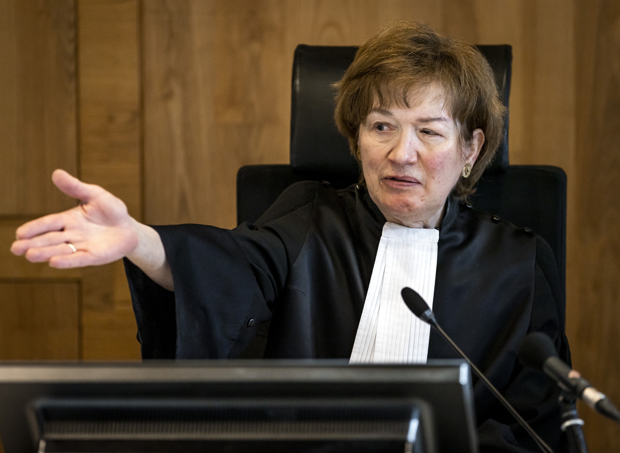 Marie-Anne Tan-de Sonnaville tijdens de hoger beroep zaak over de opheffing van de avondklok | beeld: anp