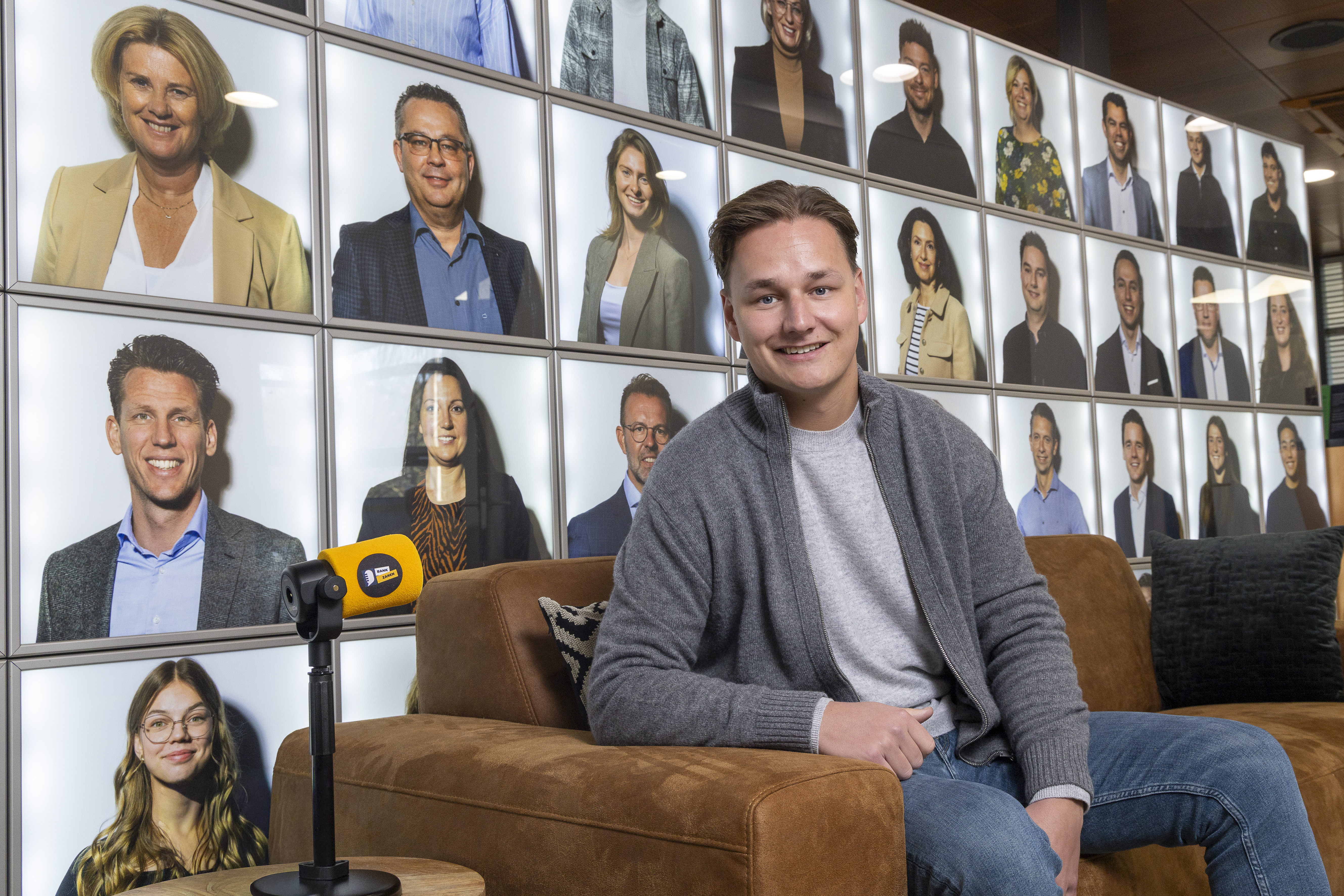 Iwan Jolink voor zijn collega's bij Buro Philip van den Hurk | Beeld: Koos Groenewold