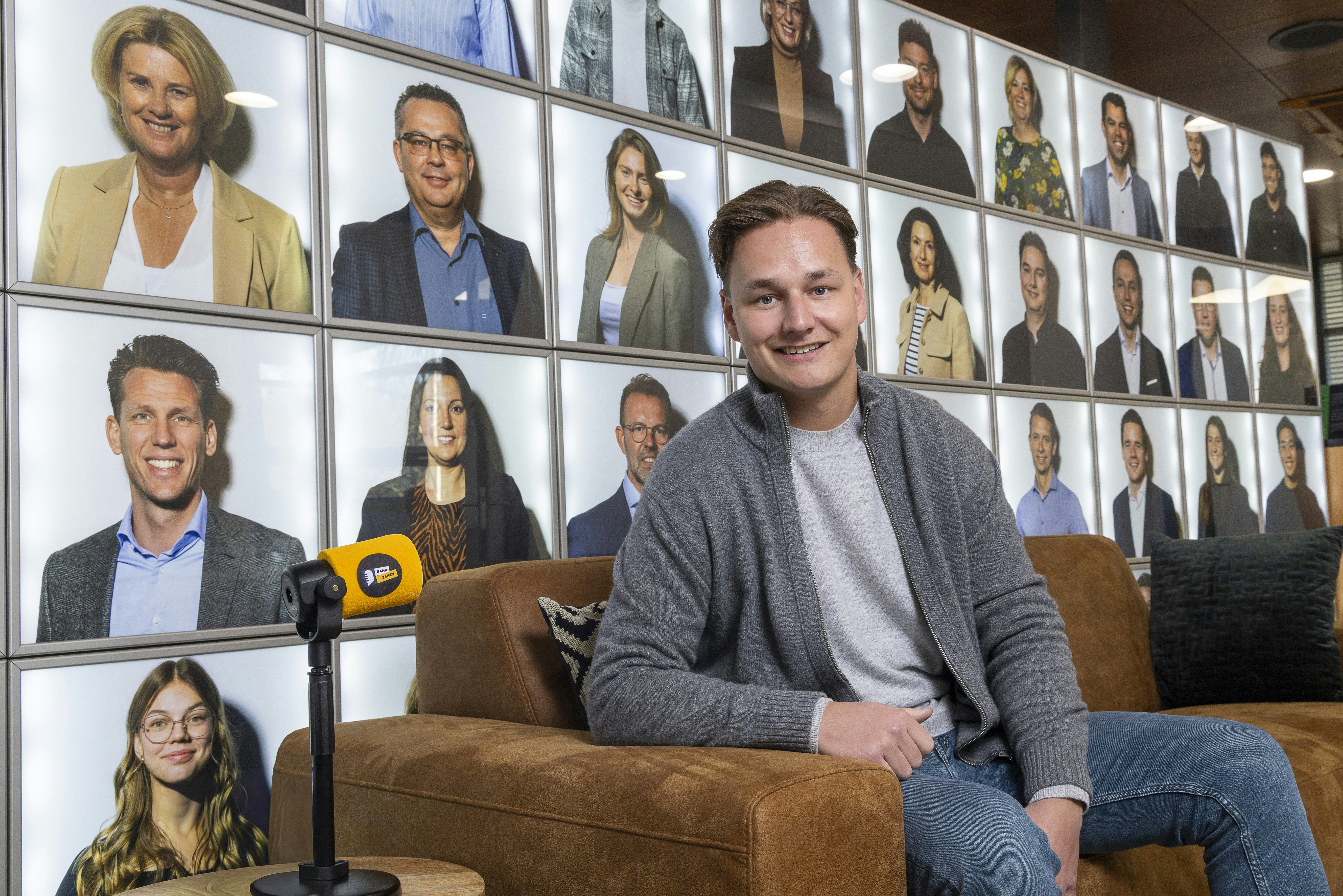 Iwan Jolink voor zijn collega's bij Buro Philip van den Hurk | Beeld: Koos Groenewold