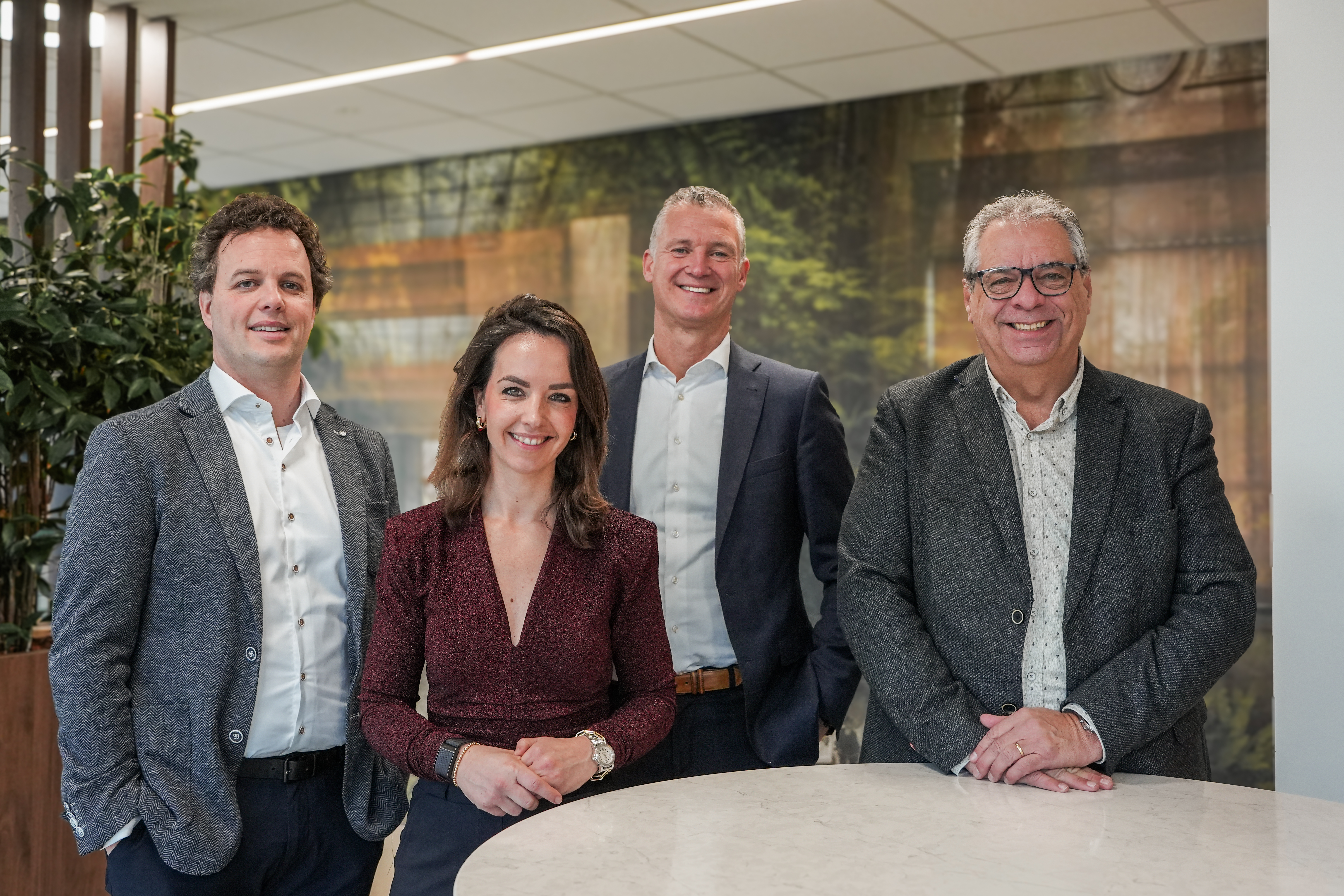 V.l.n.r. algemeen directeur Tomas Geerts, operationeel directeur Sanne Geerts, commercieel directeur Richard van Dongen en directeur van Attentiv Harrold van den Dungen (beeld: Geerts)