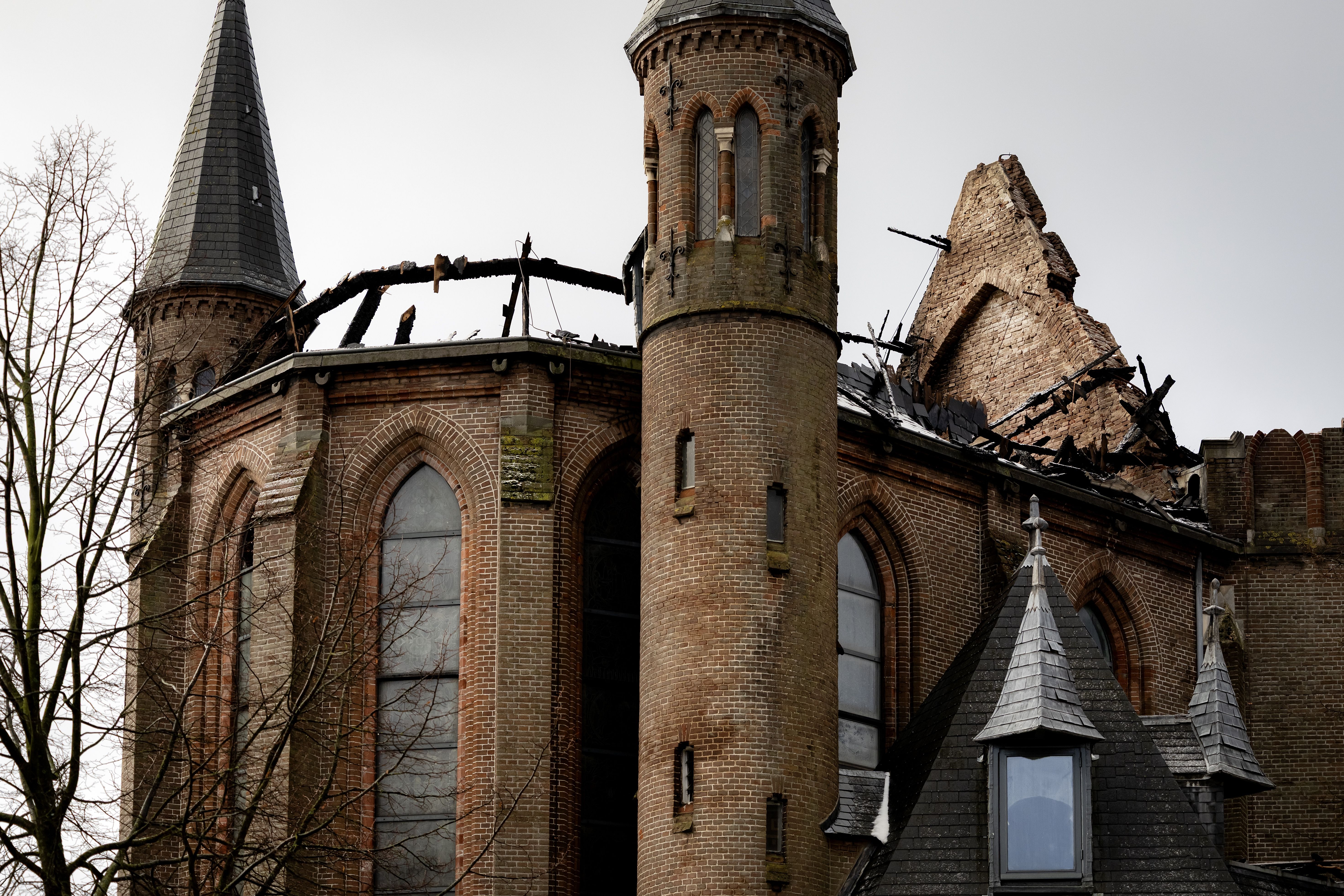 Afgebrande Vondelkerk in Amsterdam (beeld: Ramon van Flymen / ANP)