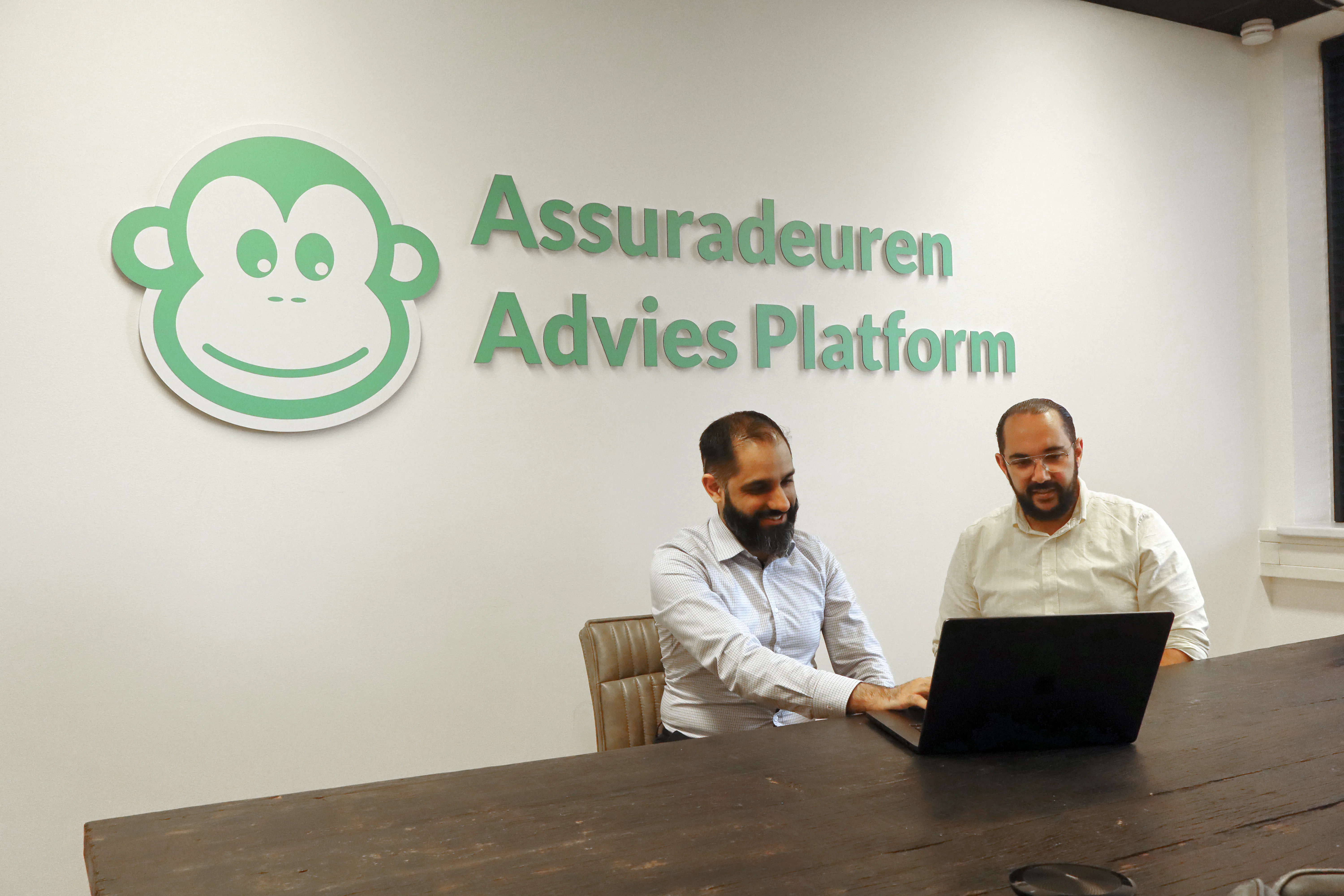 Taseen Akhtar en Hamza Bouyafa: "AI heeft nieuwe mogelijkheden geopend, met AI-tools als ChatGPT. Wij willen de adviseur faciliteren om daar optimaal op in te spelen."