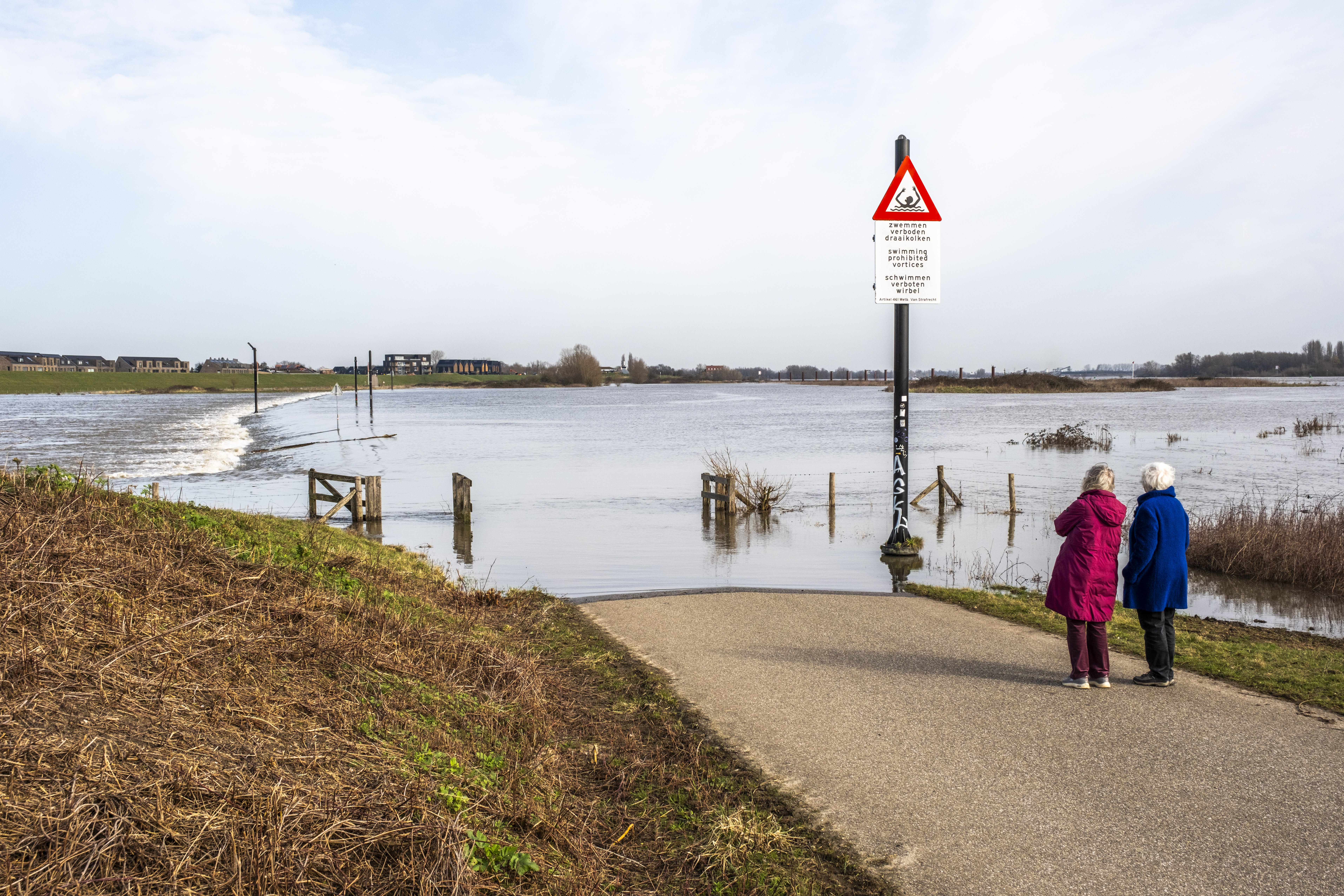 Extreem hoogwater in de Waal. Foto: Manon Bruininga / ANP