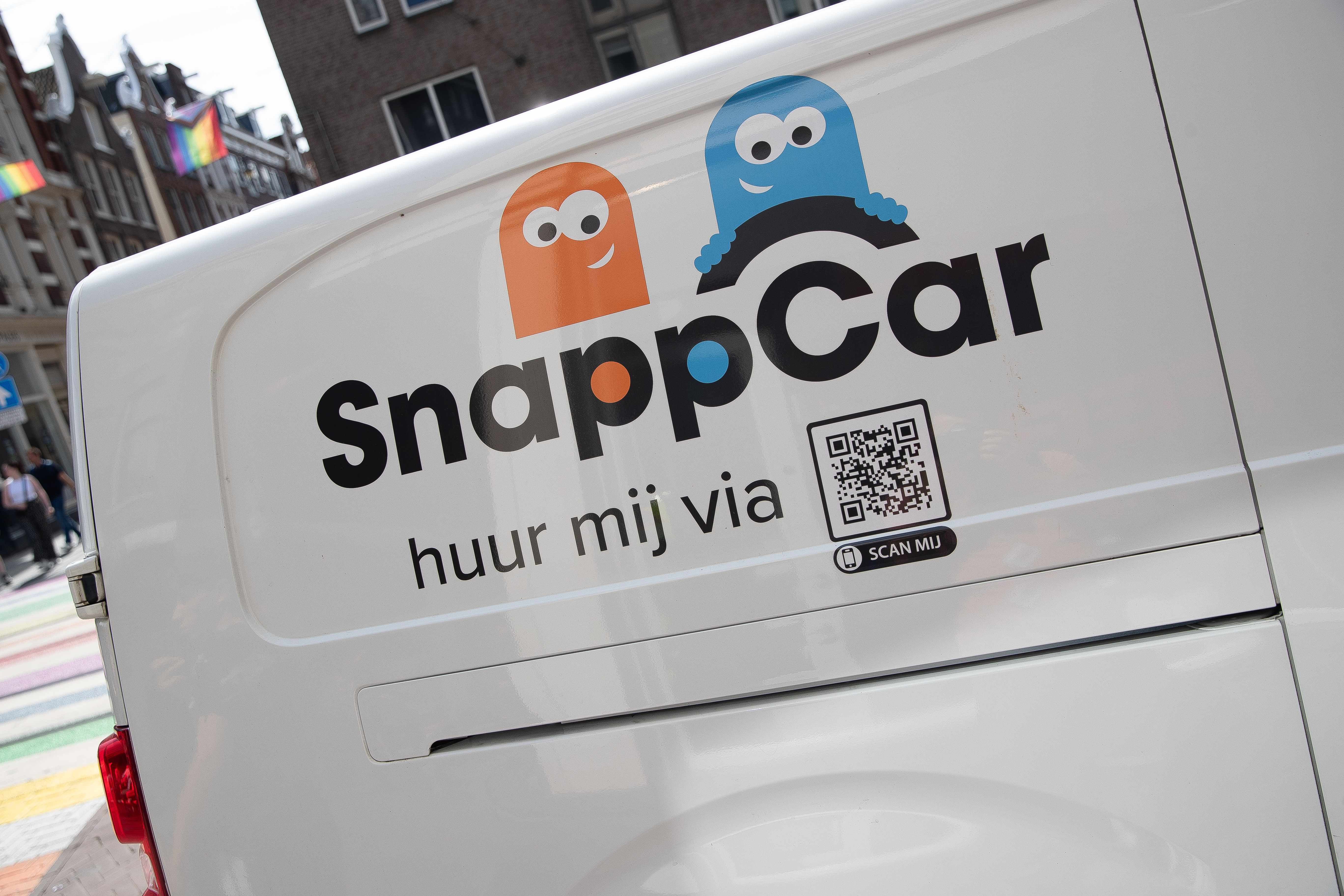 Een deelauto van verhuurbedrijf SnappCar (beeld: ANP / Hollandse Hoogte / Harold Versteeg)
